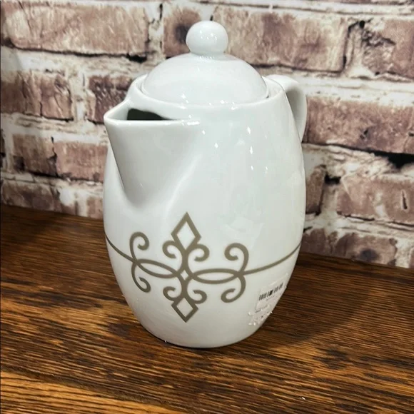 Starbucks ceramic coffee/tea pot 2015 White Ceramic Pitcher - Picture 1 of 10